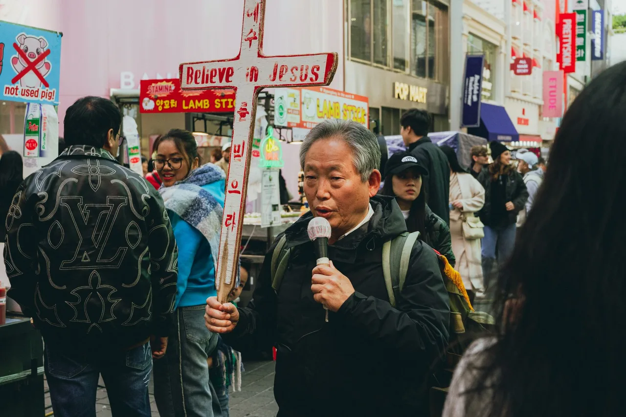 When to visit Myeongdong's street food stalls