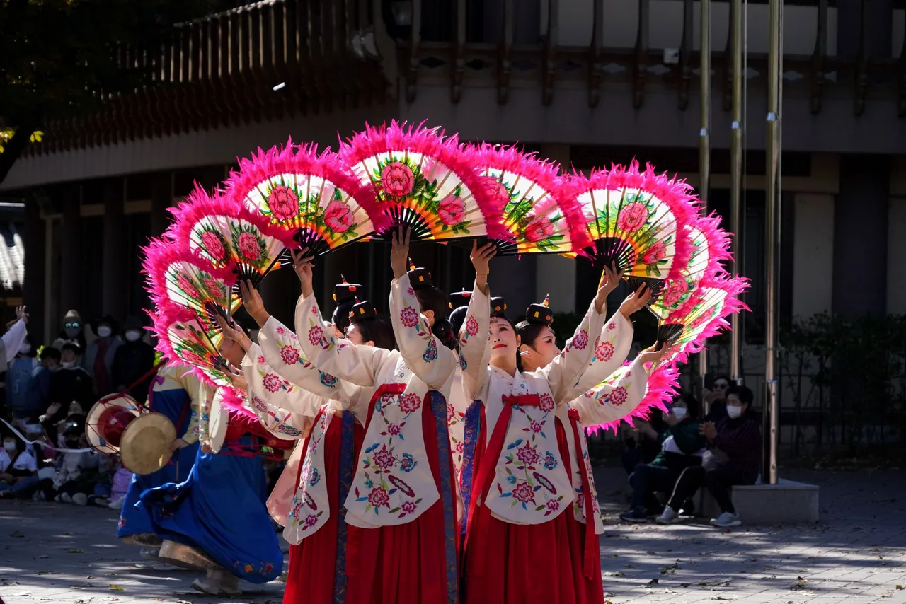 An introduction to Korean traditional dance for visitors