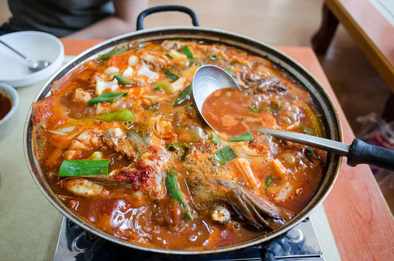 kimchi jjigae