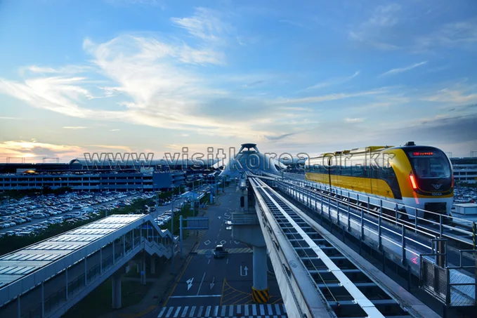 SIM vs eSIM in Korea: What travelers need